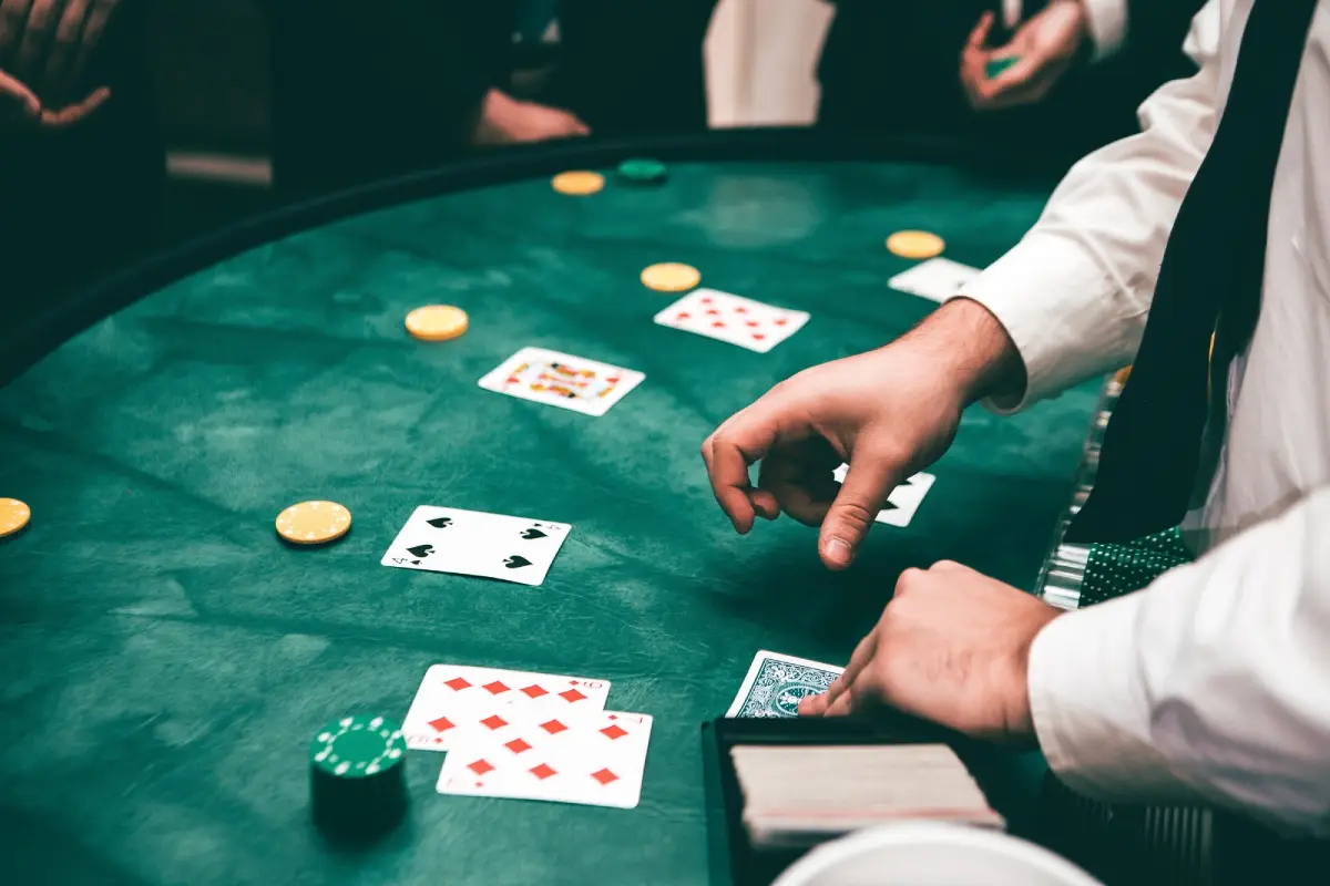 Hướng dẫn cách chơi Poker trên Fabet đơn giản cho người mới 